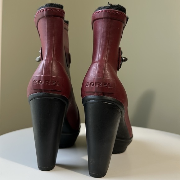 Women's Burgundy Ankle Boots - Picture 7 of 13
